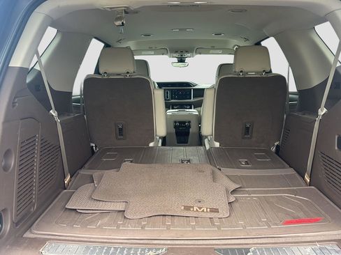 Used 2022 GMC Yukon Denali w/ Advanced Technology Package AWD/4WD image 33
