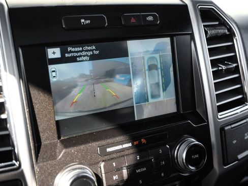 Used 2016 Ford F150 Platinum w/ Equipment Group 701A Luxury image 23