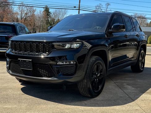 Used 2023 Jeep Grand Cherokee 4WD 4xe image 7