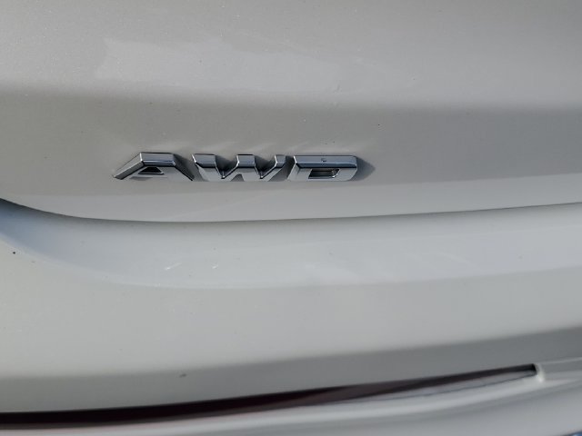 Used 2025 Cadillac XT6 Luxury w/ LPO, Floor Liner Package AWD/4WD image 7