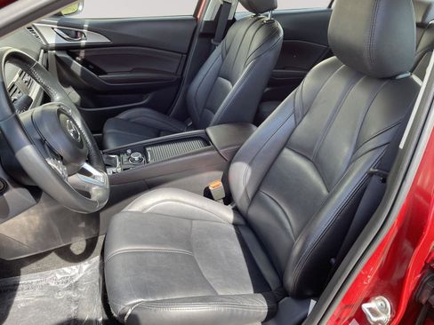Used 2018 MAZDA MAZDA3 Touring image 12