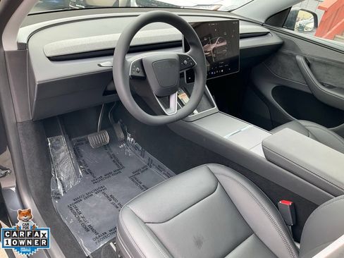 Used 2026 Tesla Model Y AWD image 6