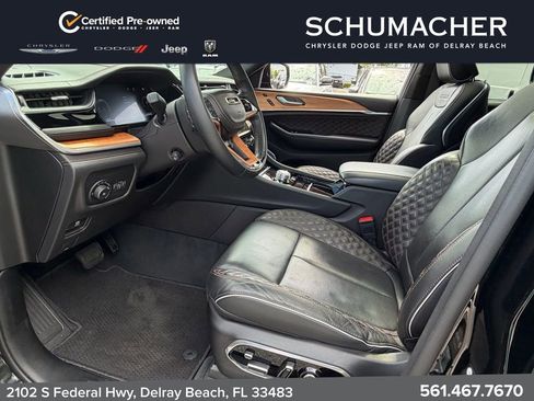 Used 2023 Jeep Grand Cherokee Summit AWD/4WD image 13
