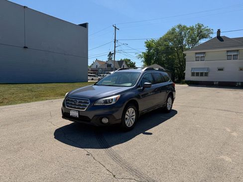 Used 2017 Subaru Outback 2.5i Premium AWD/4WD image 3
