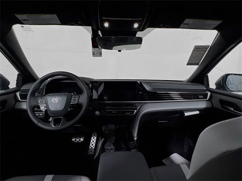 New 2025 Toyota Camry SE image 27
