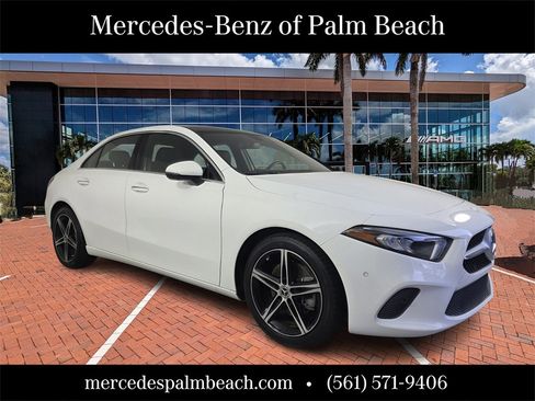 Certified 2022 Mercedes-Benz A 220 image 1