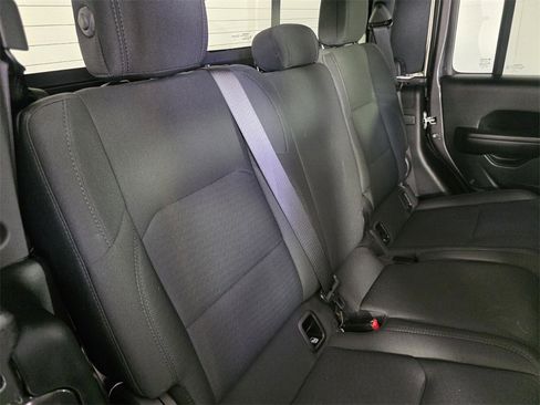 Used 2021 Jeep Gladiator Sport image 32