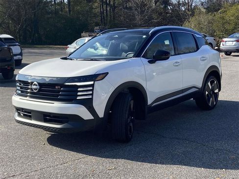 New 2026 Nissan Kicks SR image 5