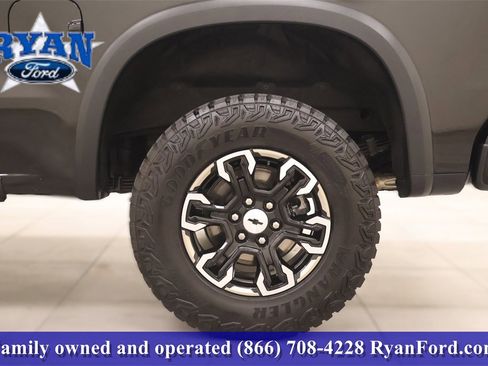 Used 2024 Chevrolet Silverado 1500 ZR2 image 32
