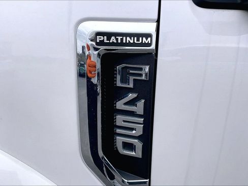 Used 2017 Ford F450 Platinum w/ Platinum Ultimate Package image 4