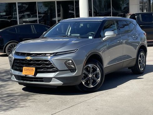 Used 2025 Chevrolet Blazer LT image 9