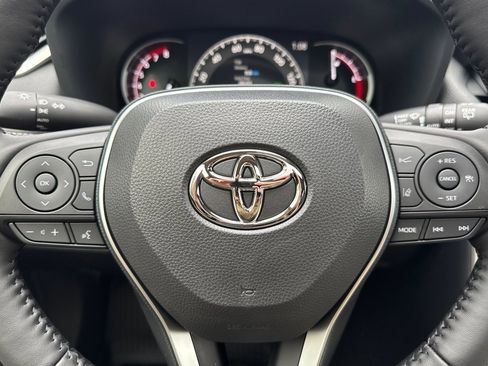New 2025 Toyota RAV4 XLE image 27