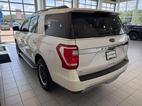 Used 2018 Ford Expedition XLT w/ Equipment Group 202A AWD/4WD image 47