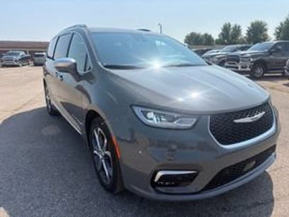 Certified 2024 Chrysler Pacifica Pinnacle w/ Trailer Tow Group