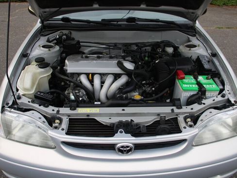 Used 1999 Toyota Corolla CE FWD image 18