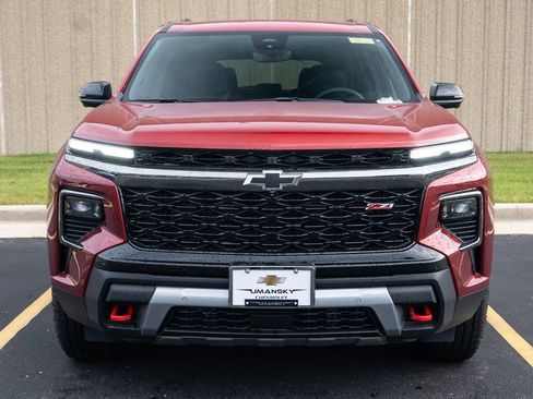 New 2025 Chevrolet Traverse Z71 w/ Enhanced Driving Package image 3