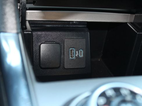 Used 2020 Ford Explorer Limited image 43