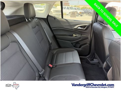 Used 2025 Chevrolet Trax LT FWD image 24