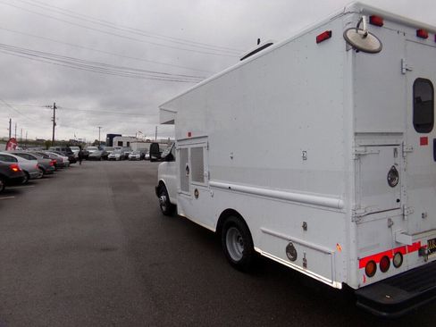 Used 2007 GMC Savana 3500 image 51