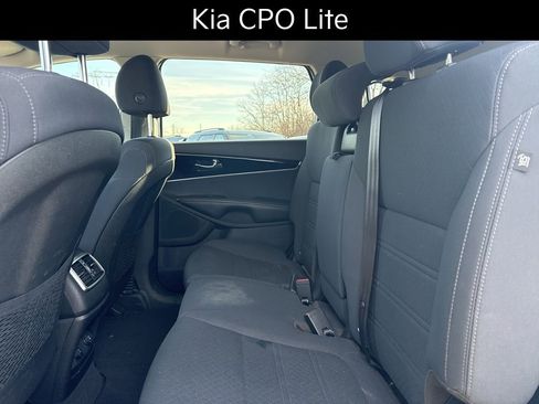 Certified 2019 Kia Sorento LX w/ LX Convenience Package image 11