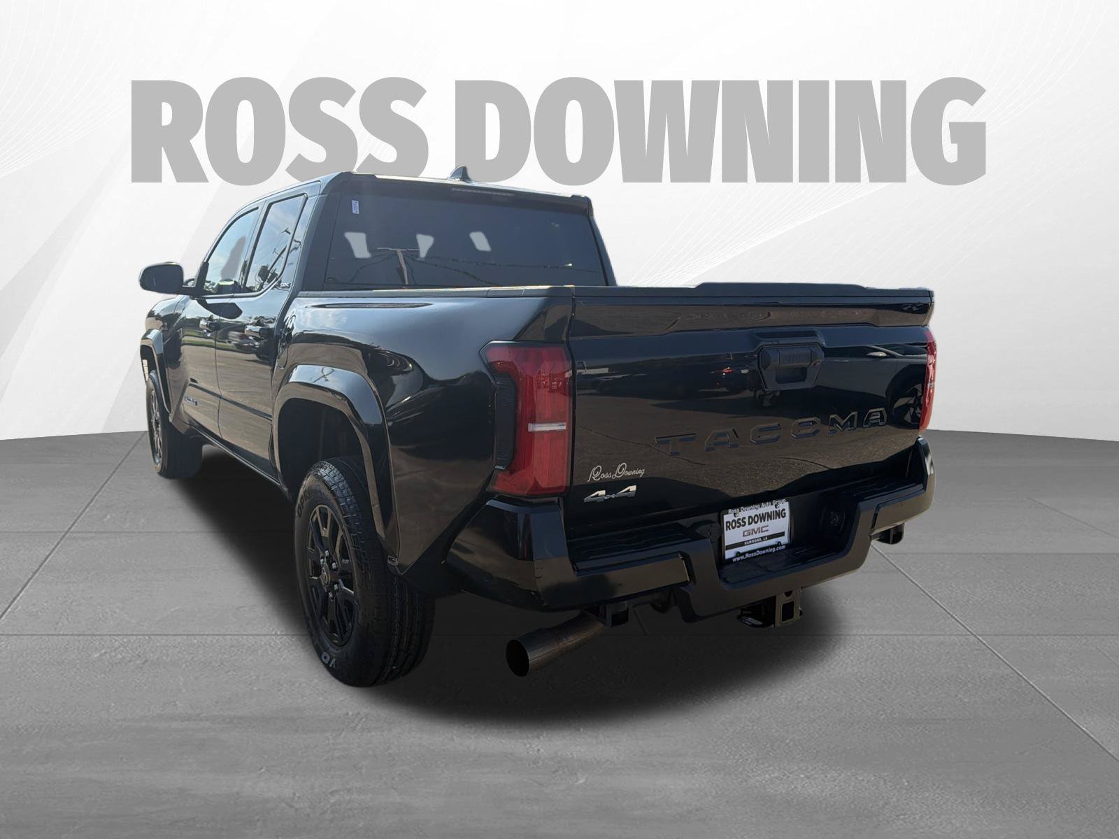 Used 2025 Toyota Tacoma SR5 AWD/4WD image 6