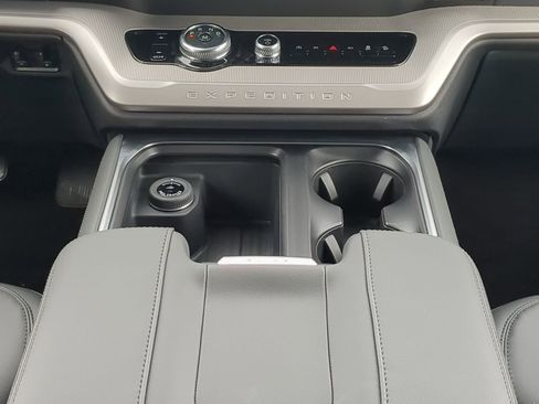 New 2026 Ford Expedition Active RWD image 17