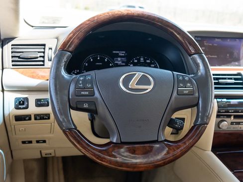 Used 2016 Lexus LS 460 AWD w/ Comfort Package image 37