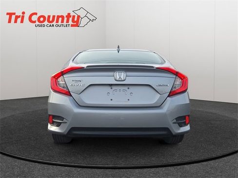 Used 2017 Honda Civic Touring image 7