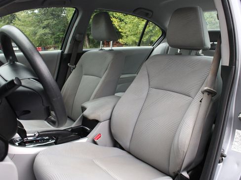 Used 2017 Honda Accord LX image 14
