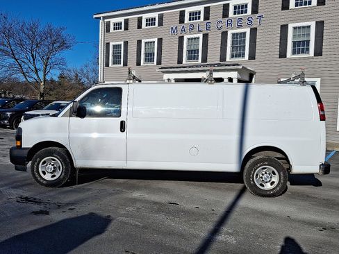 Used 2018 Chevrolet Express 2500 Extended image 8