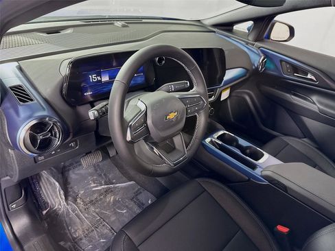 New 2026 Chevrolet Equinox EV LT image 4