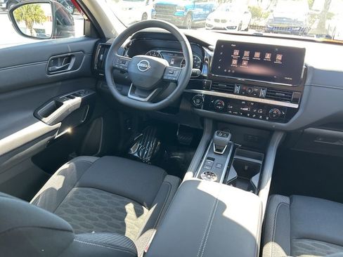 New 2026 Nissan Pathfinder SV image 10