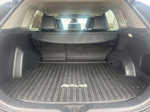 Used 2023 Toyota RAV4 XLE Premium image 20