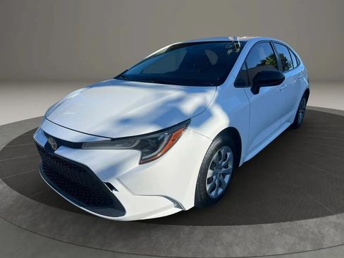 Used 2020 Toyota Corolla LE FWD image 1