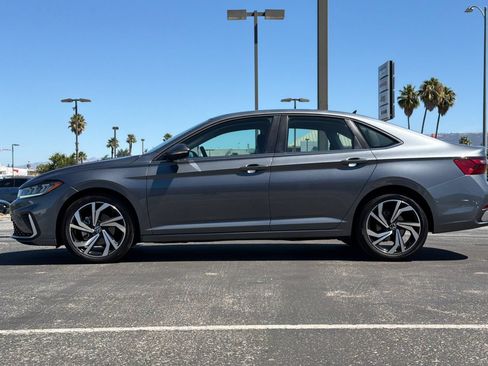 Used 2025 Volkswagen Jetta SEL FWD image 9