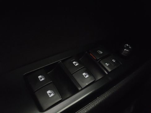 Used 2020 Toyota Camry SE FWD image 27