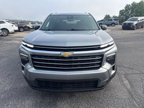 Used 2024 Chevrolet Traverse LT w/ LPO, Floor Liner Package FWD image 2