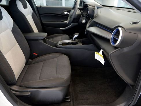 Used 2024 Chevrolet Trax LS w/ Driver Confidence Package FWD image 29