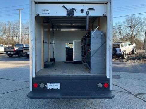 Used 2022 GMC Savana 3500 w/ Power Convenience Package image 15