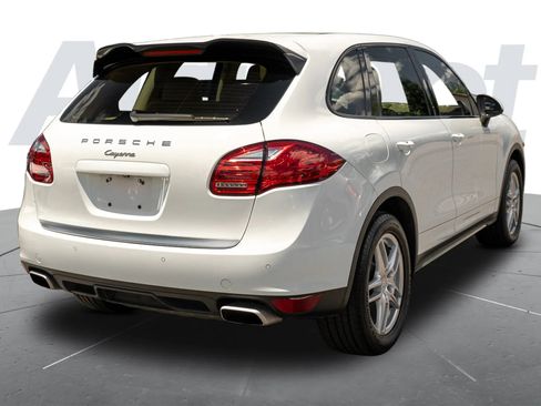 Used 2013 Porsche Cayenne AWD/4WD image 3