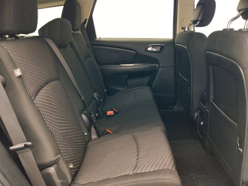 Used 2020 Dodge Journey SE w/ SE Popular Equipment Group FWD image 19