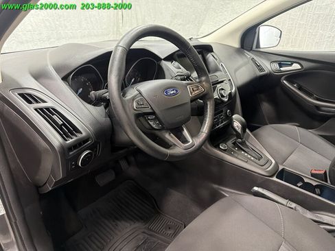 Used 2017 Ford Focus SEL w/ Cold Weather Package FWD image 3