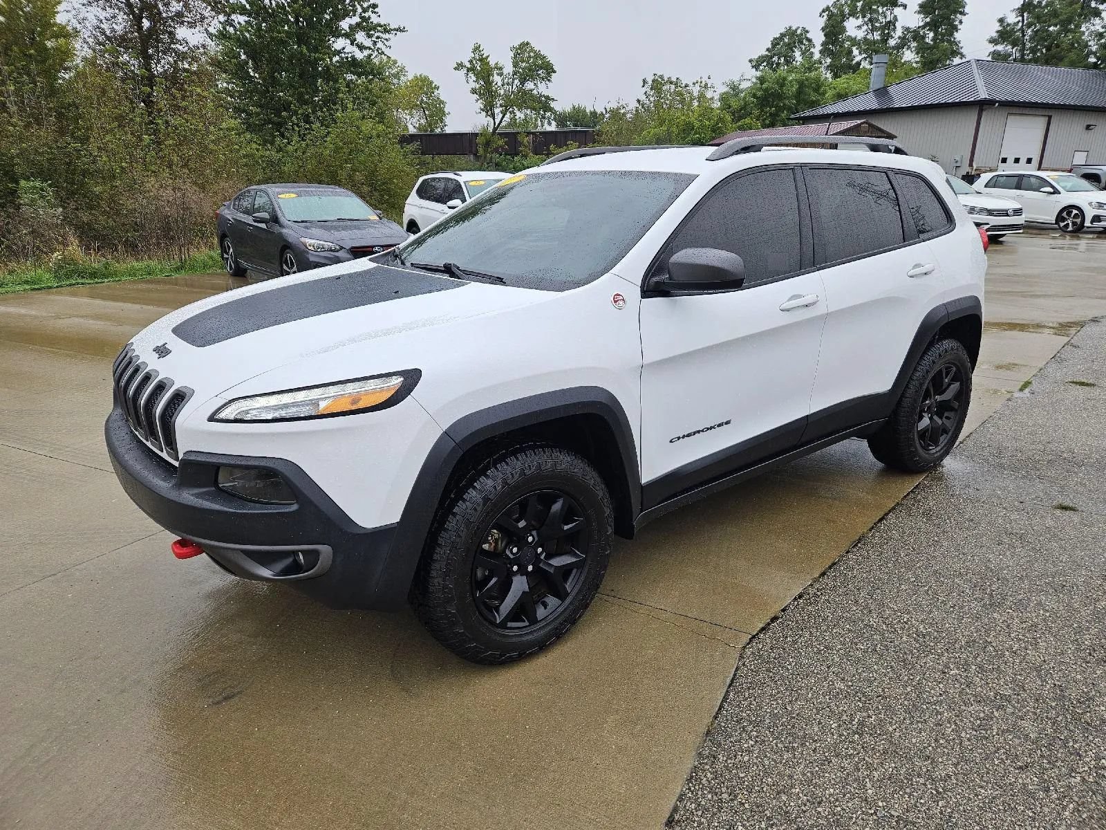 Used 2017 Jeep Cherokee Trailhawk w/ Trailer Tow Group AWD/4WD image 3