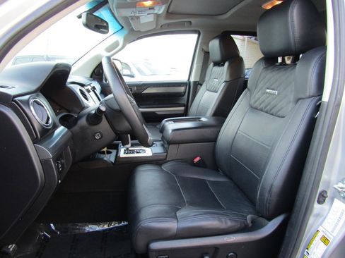 Used 2014 Toyota Tundra Platinum image 9