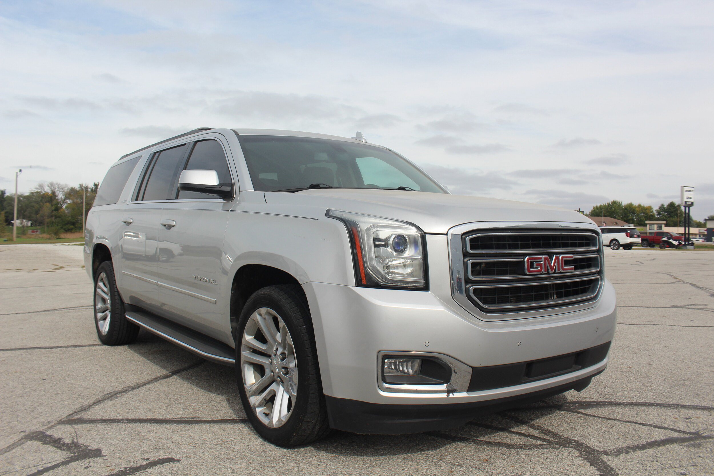 Used 2016 GMC Yukon XL SLE AWD/4WD image 5