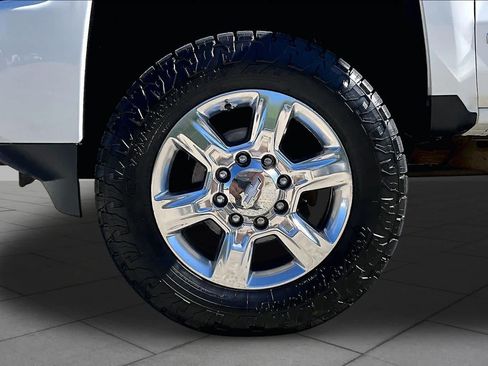 Used 2019 Chevrolet Silverado 2500 LTZ w/ Duramax Plus Package AWD/4WD image 11