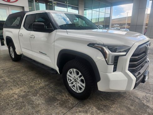 Used 2023 Toyota Tundra SR5 w/ SR5 Premium Package AWD/4WD image 10