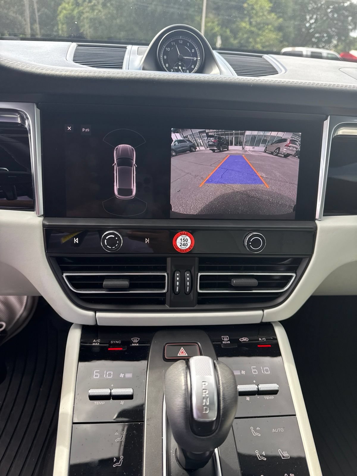 Used 2023 Porsche Macan AWD/4WD image 13