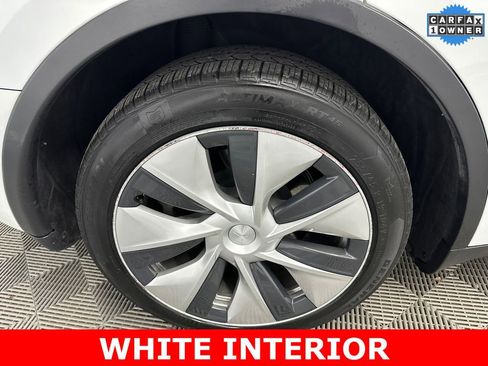 Used 2021 Tesla Model Y Long Range image 15