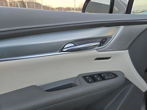 Certified 2023 Cadillac XT5 Premium Luxury w/ LPO, Floor Liner Package image 10